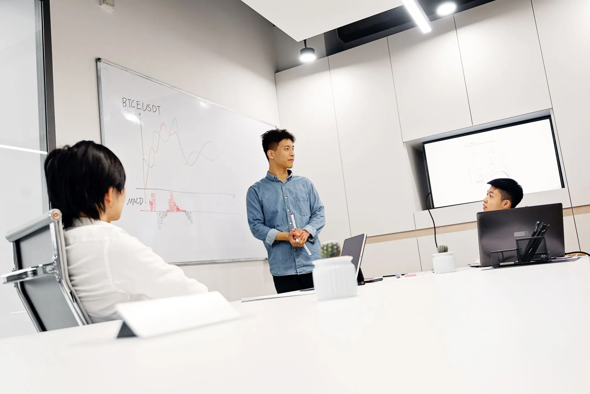 2025年锻压设备行业技术升级趋势与市场新机遇